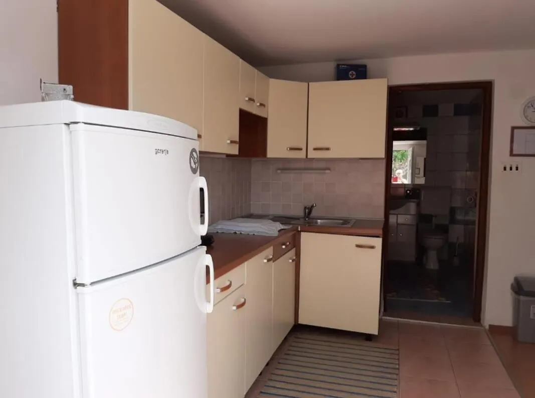 Apartments With A Parking Space Cizici, Krk - 15415 Malinska